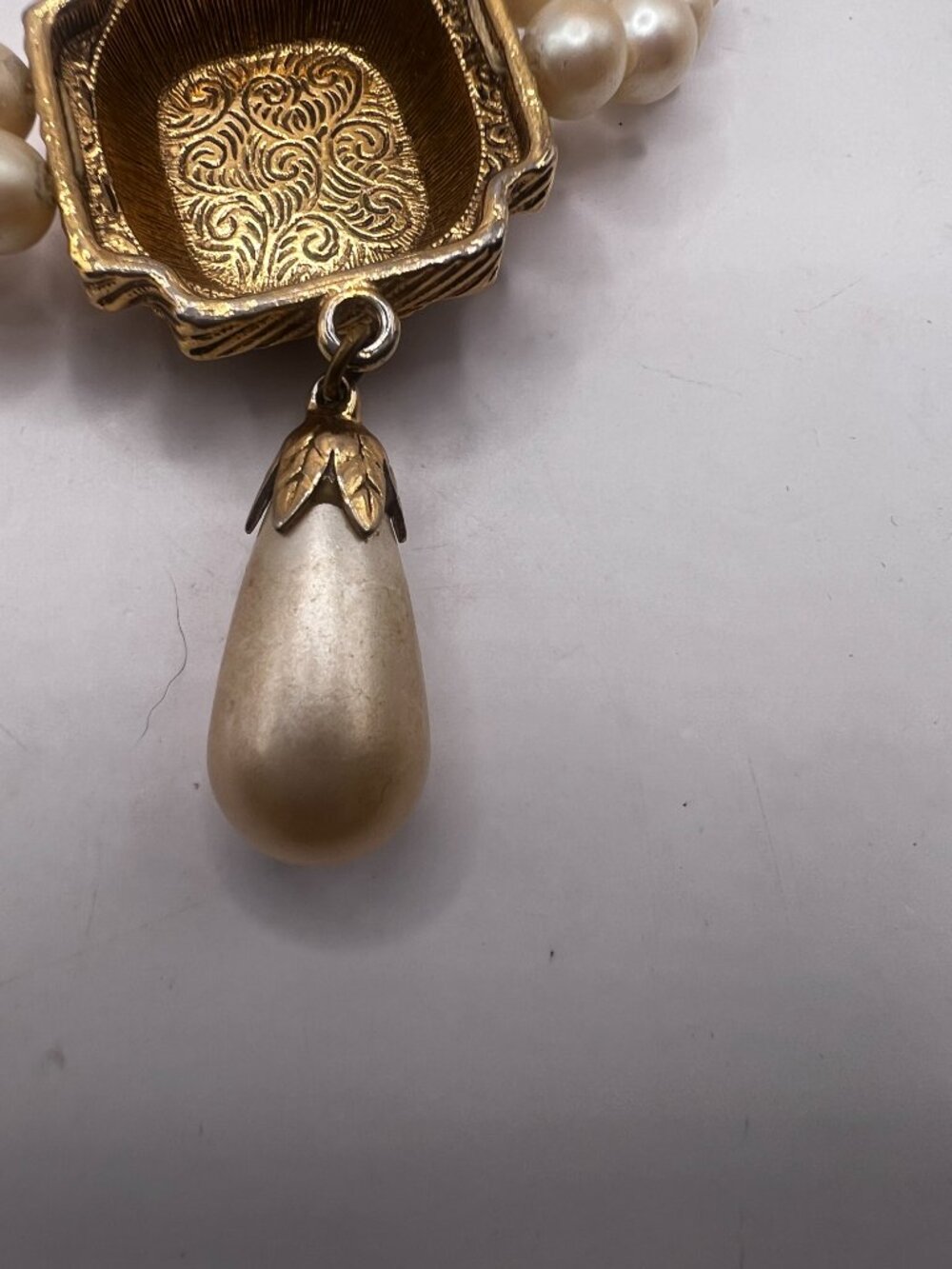 Vintage 1928 Pearl Double strand Necklace with red glass pendant and pearl - Picture 9 of 10